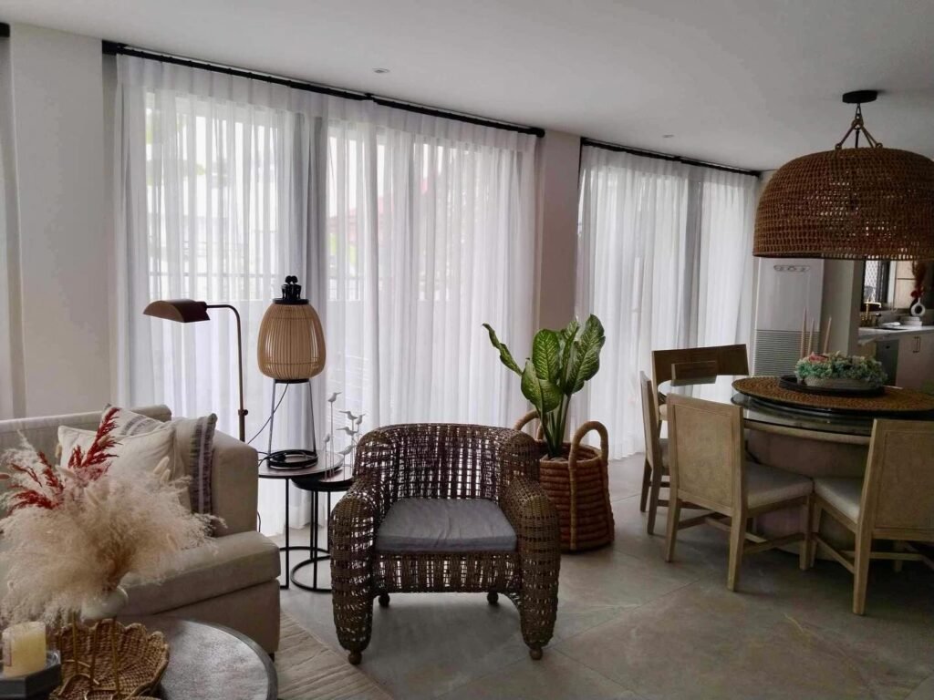 custom made curtains in linen fabric for linving and dinning room from window curtains shop dubai